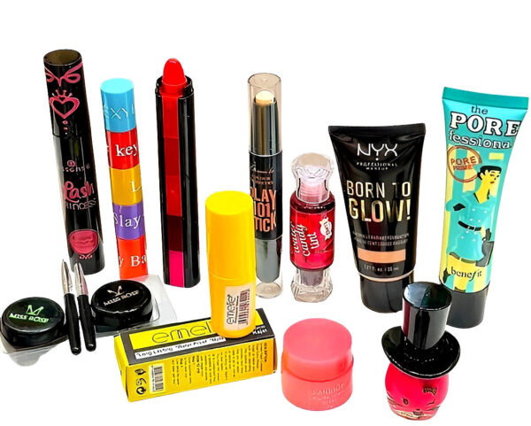 11 In 1 Makeup Deal For Women - Image 2